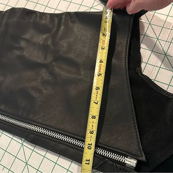 Harley Davidson women’s black leather chaps excellent condition buckle lace up - Picture 14 of 16